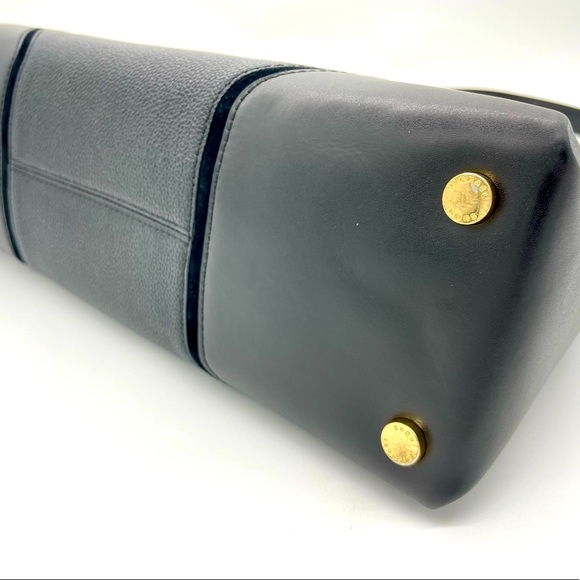 Like new Michael Kors Leather & Suede Purse - Picture 6 of 12